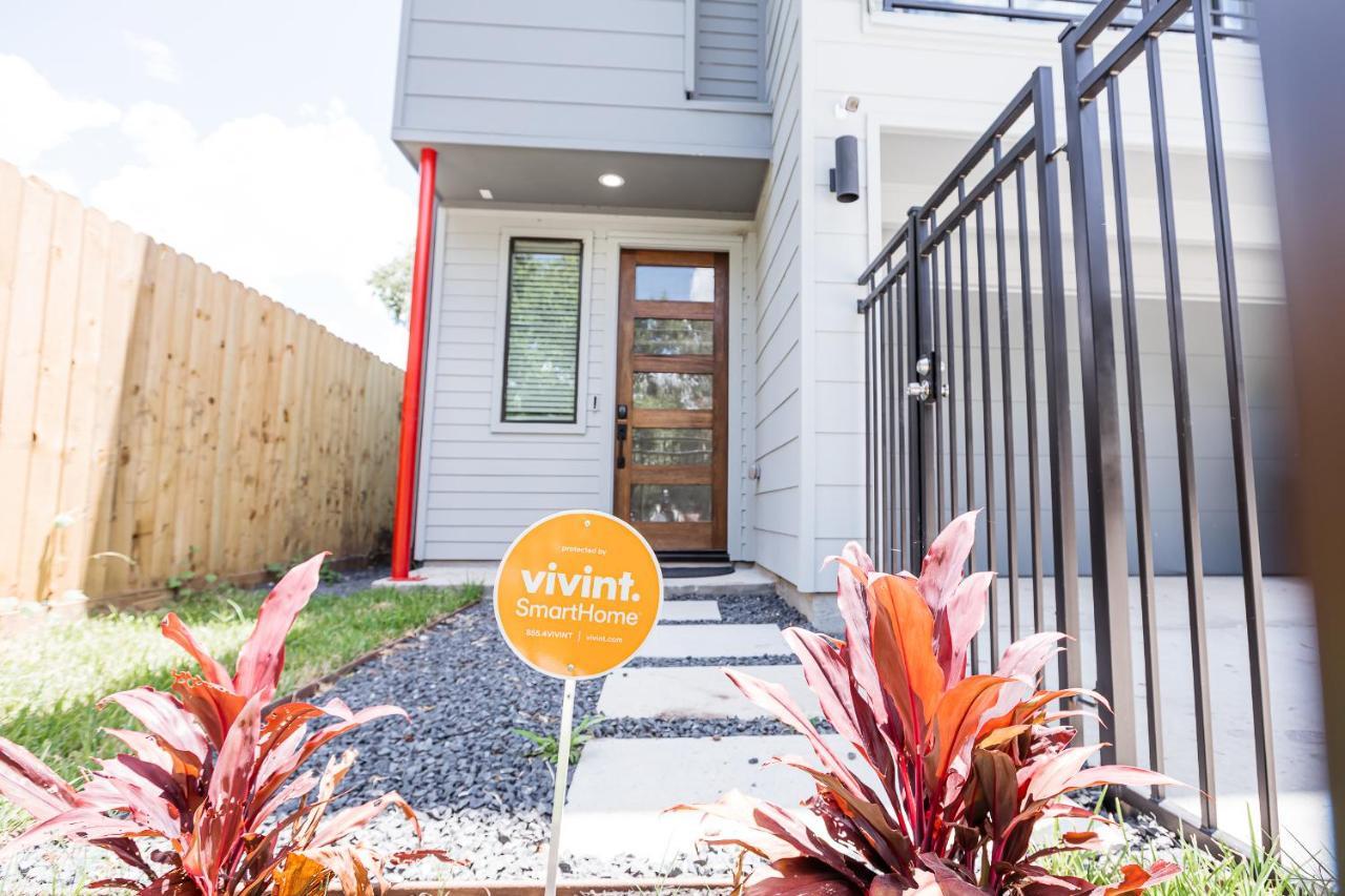 Beautifully Decorated, Modern Downtown Houston Home Exterior foto